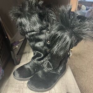 Stylish Black Ankle Boots with Faux Fur
